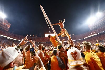 Tennessee fans storm the field, tear down goalposts after Vols’ thrilling upset over Alabama