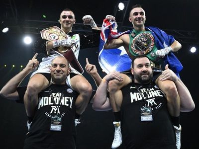 Moloney boxing twins aim for world titles