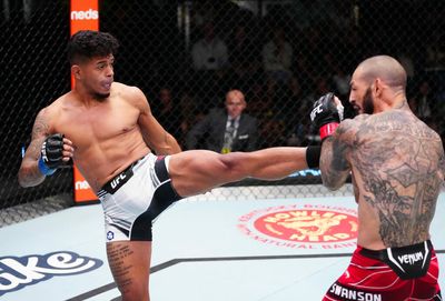 UFC Fight Night 212 bonuses: A rare feat is worth an extra $50,000