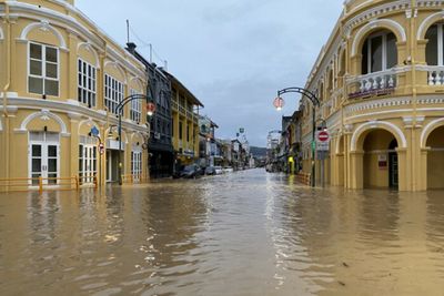 Flooding hits Phuket, causing traffic chaos