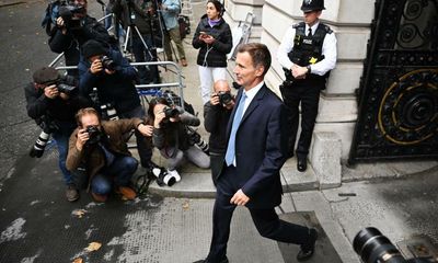 Jeremy Hunt welcomed by Tories as he tears up Liz Truss’s fiscal plan