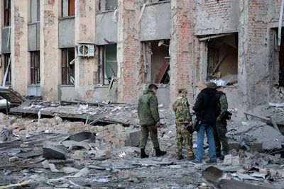 Ukraine: Rockets strike mayor's office in separatist Donetsk