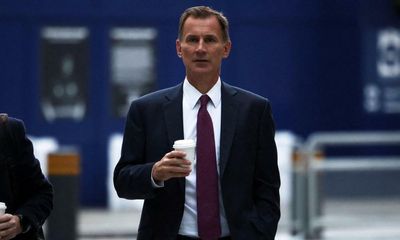 Jeremy Hunt says Liz Truss is still in charge, but fails to rule out more U-turns