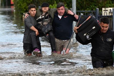 Australian PM tours flood-hit parts of Victoria as flood crisis batters three states