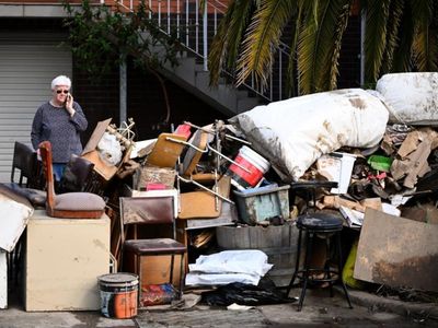 Vic town to be isolated by floods for week