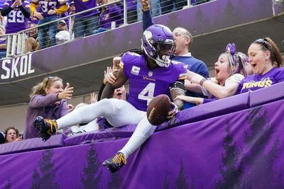 Skol chant erupts at Hard Rock Stadium