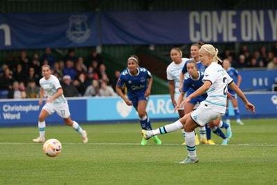 WSL: Chelsea beat Everton in absence of Emma Hayes; Arsenal win at Reading and Tottenham overcome Liverpool