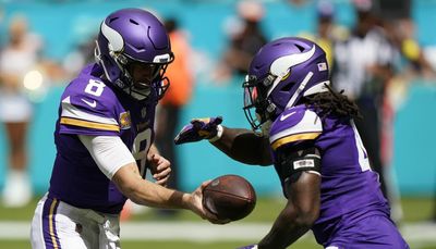 Vikings defeat Dolphins 24-16 behind late TD by Dalvin Cook