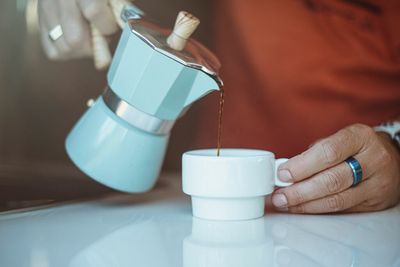 Use a Moka pot to make Italian espresso
