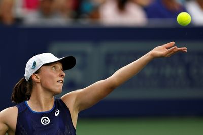 Top-ranked Swiatek beats Vekic for WTA San Diego title