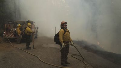 Thousands evacuated in Washington state as 66 large fires burn in U.S.