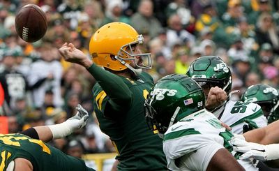 In search of complete game, Packers find complete failure vs. Jets