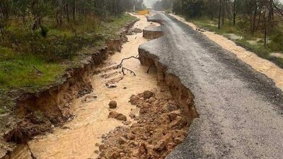 Cost of fixing regional roads destroyed by Victorian floods will be 'huge'