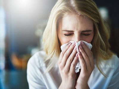 What is the common cold and why is there no cure for it?