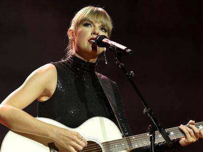 Taylor Swift reveals diary dates for Graham Norton Show and new Midnights video release