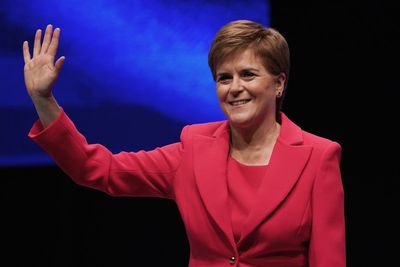 Sturgeon: Setting timetable on continued use of sterling would be irresponsible