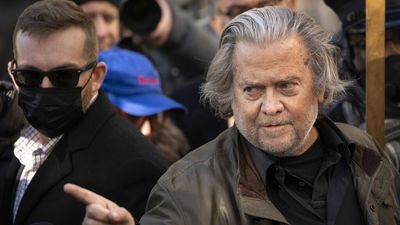 DOJ seeks 6 months in prison and $200,000 fine for Steve Bannon