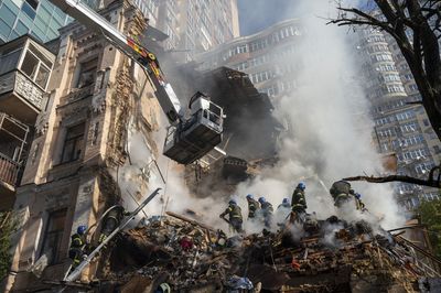 Ukraine war updates: Russia strikes Kyiv as Russian troops move into Belarus (Oct. 17)