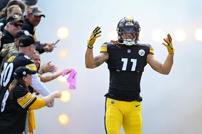 Steelers WR Gunner Olszewski offers Chase Claypool unique postgame celebration