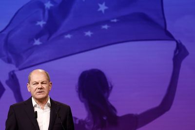 Scholz orders 3 German nuclear plants to run until mid-April