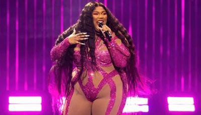 Lizzo brings ‘Special’ vibes to Chicago in powerhouse concert