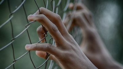 COVID-19 isolation policy sees girls in Alice Springs juvenile detention centre moved into boys' area