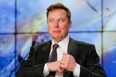 Elon Musk deletes tweet that hinted at collaboration with Kanye West
