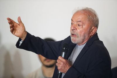 Lula's lead over Bolsonaro falls marginally ahead of Brazil's runoff election -poll