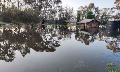 Kerang plays the waiting game as locals prepare for second ‘one-in-100-year flood’ in 11 years
