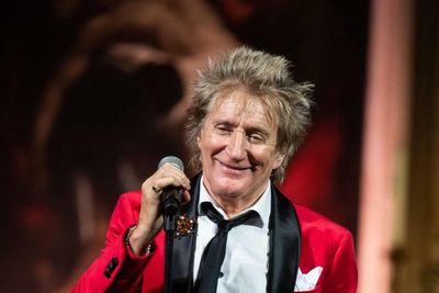 Rod Stewart reveals he is renting home for seven Ukrainian refugees