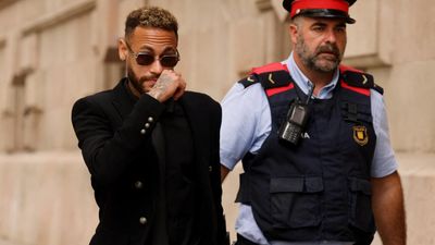 Neymar tells Barcelona fraud trial he takes his dad's advice over signing deals