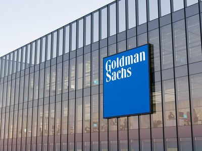 Goldman Sachs Boss Predicts Recession, Warns Risk-Based Businesses: 'Time To Be Cautious'