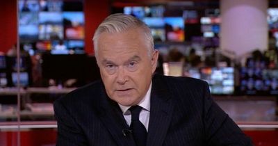 Huw Edwards learnt of Queen's death 10 seconds before telling nation and kept being messaged by his mum while on air