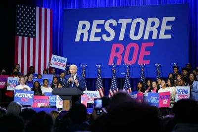 Biden rallies supporters around abortion rights ahead of midterms