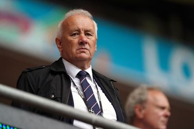 EFL will no longer accept ‘crumbs’ on offer from Premier League, insists Rick Parry