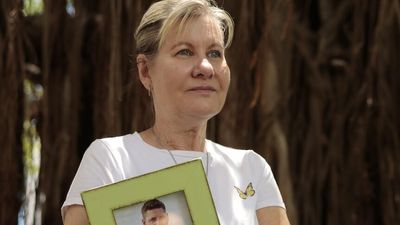 Campaigning mother of veteran who took his own life calls on government to 'fix' defence royal commission, as Darwin hearings begin