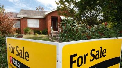 APRA chair Wayne Byres says falling house prices are 'no bad thing'