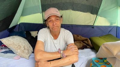 Homeless women say Queensland's housing summit must consider real solutions to crisis as families grow desperate