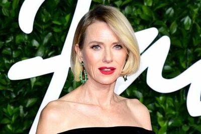 Naomi Watts admits she’s ‘been close’ to getting plastic surgery as she discusses Hollywood beauty standards