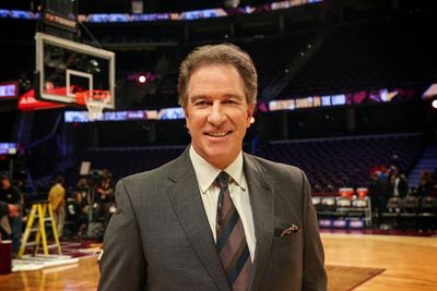 Kevin Harlan hilariously warns Reggie Miller about phrasing with Warriors – Lakers punch metaphor