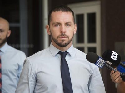 NT cop warned not to trust other police
