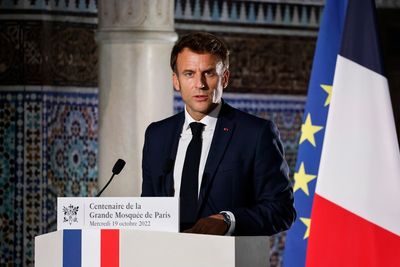 Macron's government decides to pass budget without vote