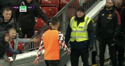 Cristiano Ronaldo storms down tunnel early in Man Utd's win over Tottenham