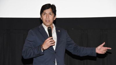 L.A. City Council's Kevin de León says he won't resign