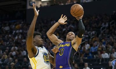 Lakers will wait a few weeks before looking at trade market