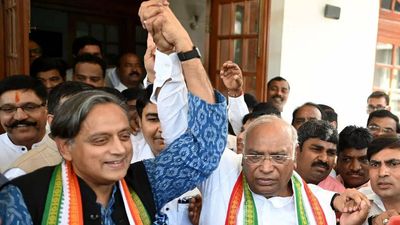 5 ways in which Kharge vs Tharoor mirrors Sonia Gandhi vs Jitendra Prasada election for Congress president’s post