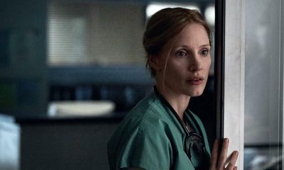The Good Nurse review – Jessica Chastain is out to catch Eddie Redmayne’s serial killer