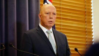 Peter Dutton believes Greens Senator Lidia Thorpe 'not fit' to serve in parliament after undisclosed relationship with ex-bikie