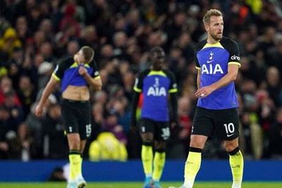 Meek Tottenham show inferiority complex again in Manchester United loss with Antonio Conte not blameless