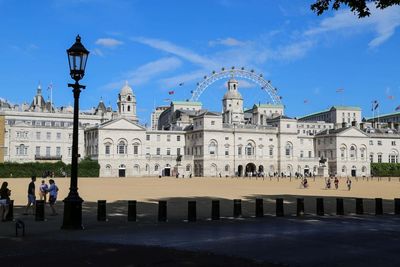 Jury clears suicidal man, 30, of trying to stab officers in Horse Guards Parade